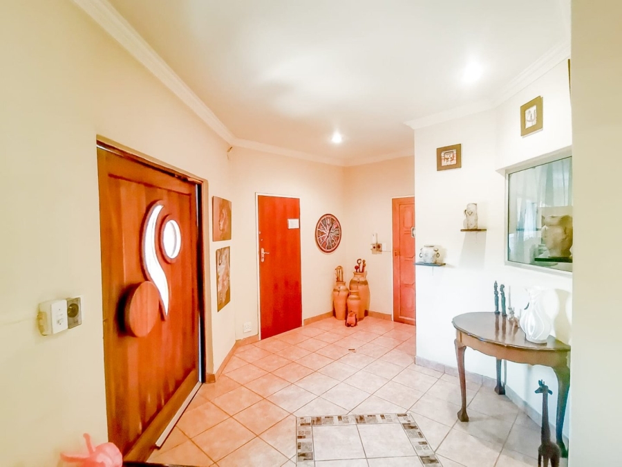 7 Bedroom Property for Sale in Parklands Western Cape